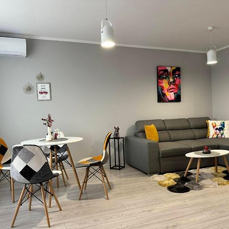 Stadium Apartments فيليكو ترنوفو المظهر الخارجي الصورة