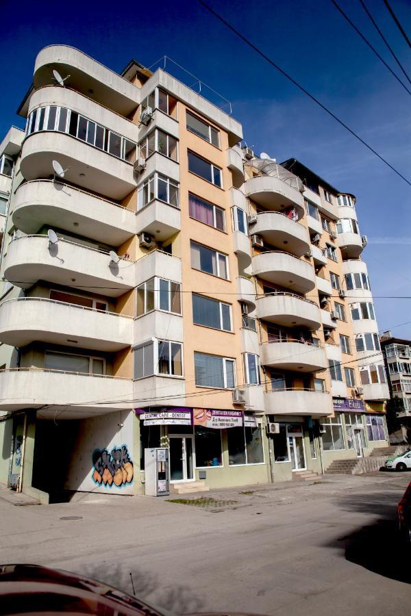 Stadium Apartments فيليكو ترنوفو المظهر الخارجي الصورة