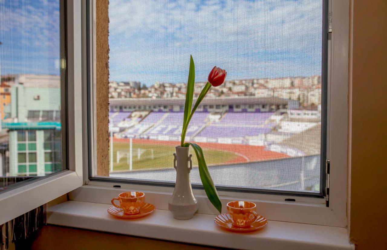 Stadium Apartments فيليكو ترنوفو المظهر الخارجي الصورة